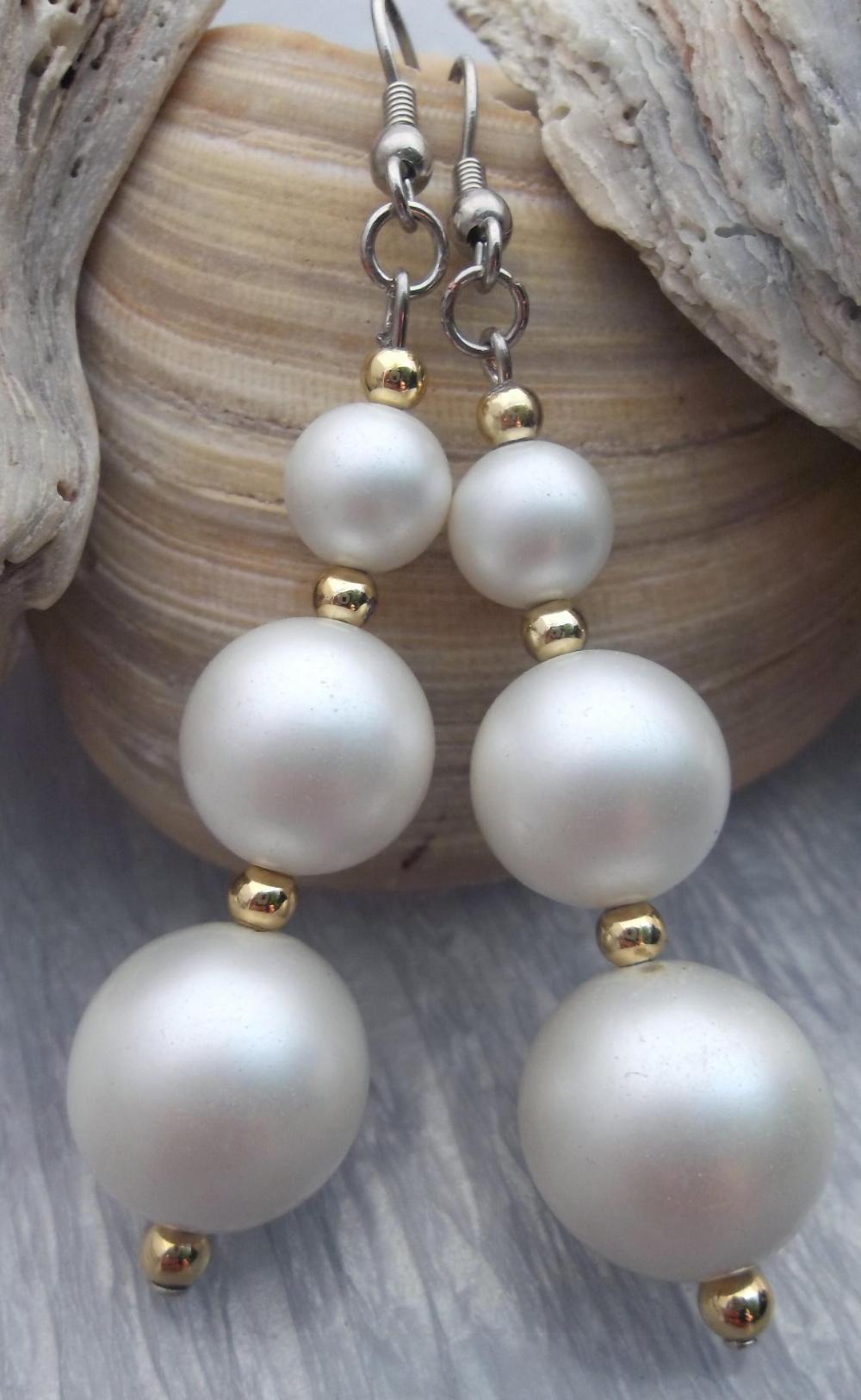 Gold And Pearls Earrings